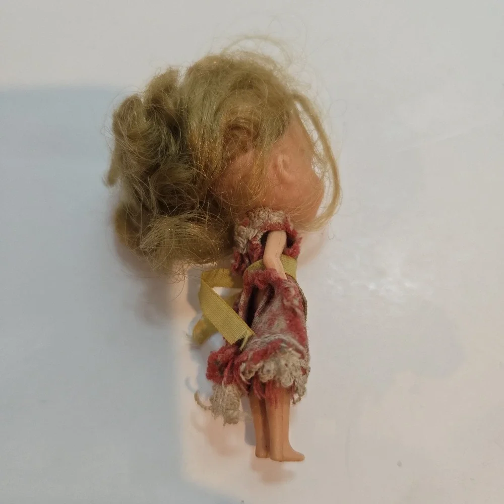 Vintage Mattel The Littles Miniature Doll 3' Belinda, red Floral polka dot dress